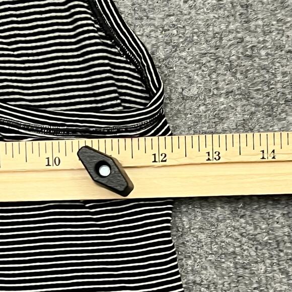 Lululemon Tank Top Womens 4 Black Striped Running Scoop Neck Racerback Pullover - Picture 8 of 10